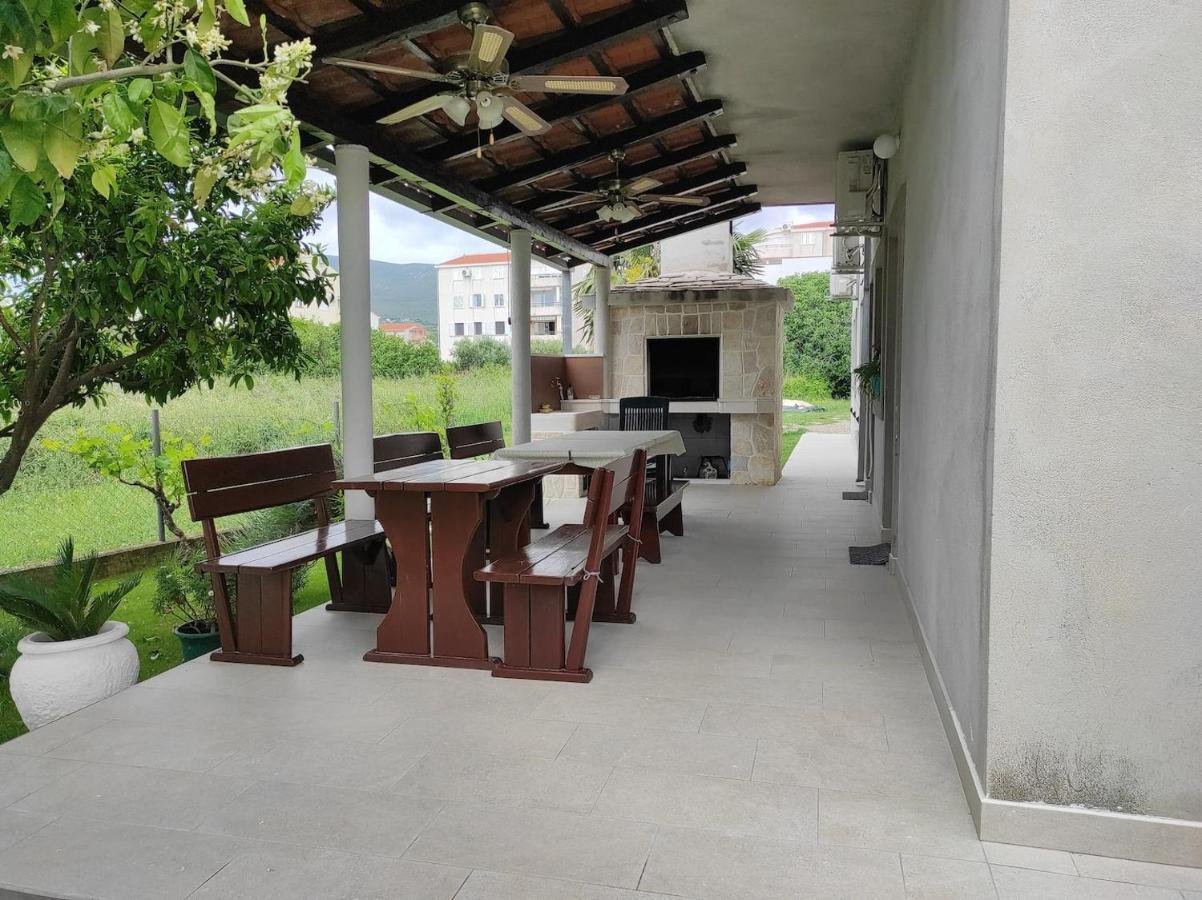 Deluxe Apartment Bellacosta Kaštela Exterior foto